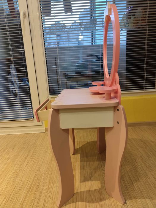 Продавам детска тоалетка