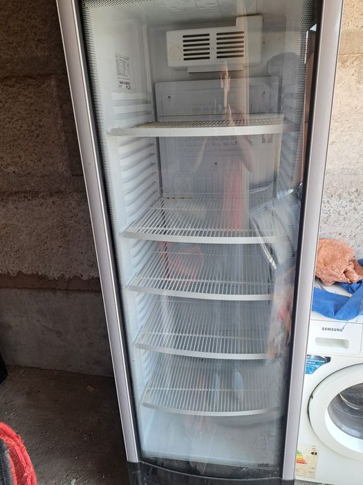 Продам витрина холодильник Артел