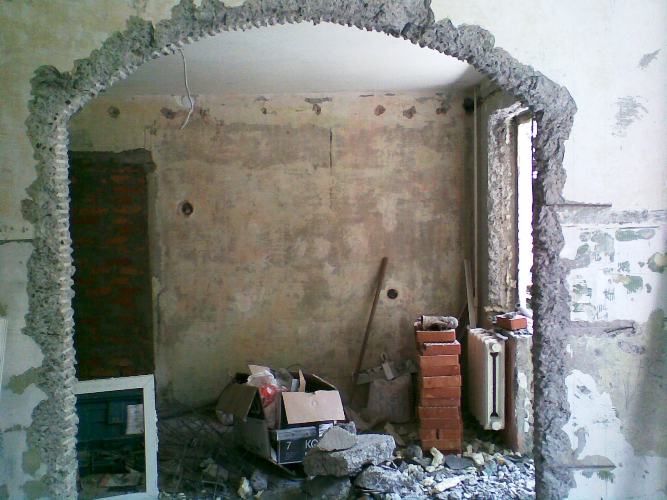 Делаем проемы в битоне