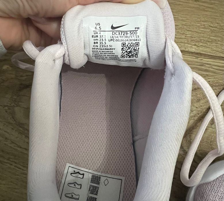 Нови оригинални маратонки Nike