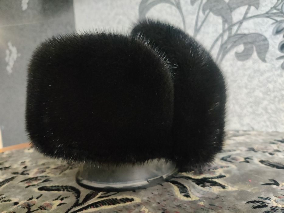 Норкавая шапка черный барон