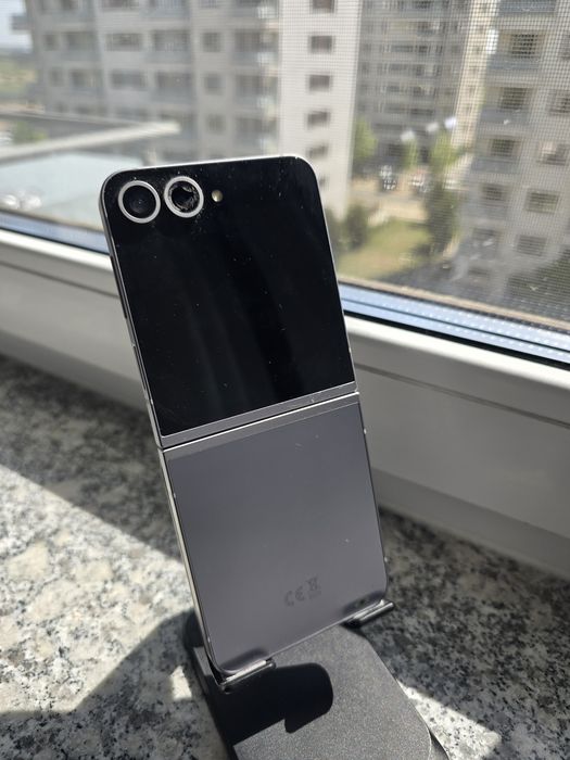 Samsung Z Flip6 defect
