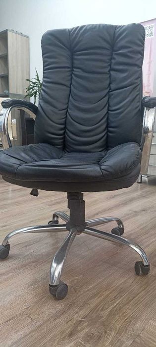 Продается офисное кресло