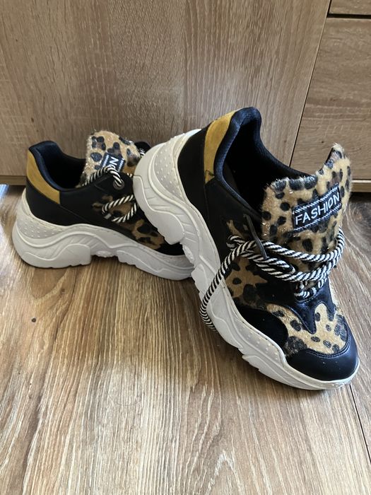 Дамски сникърси  ……….