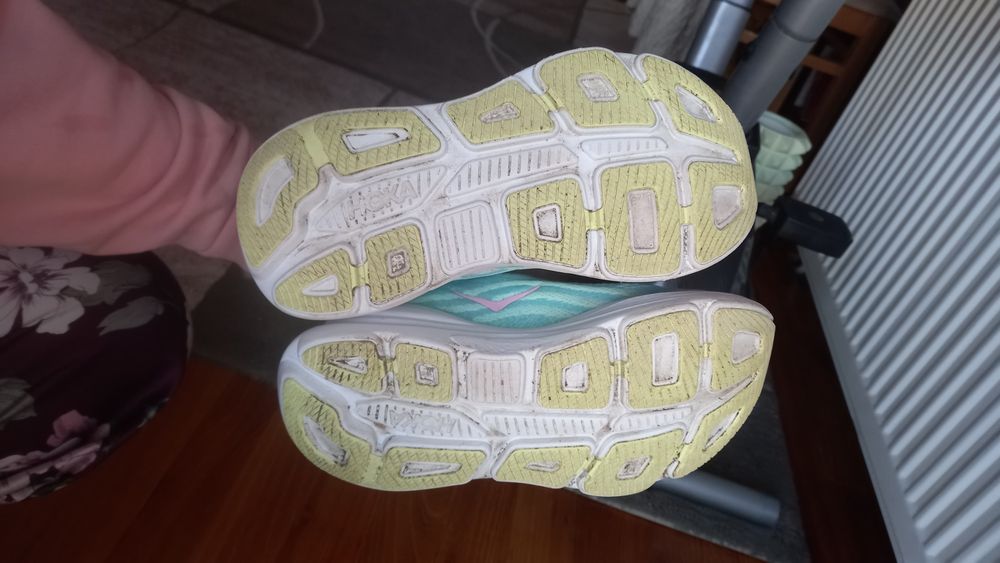 Маратонки Hoka Bondi 9