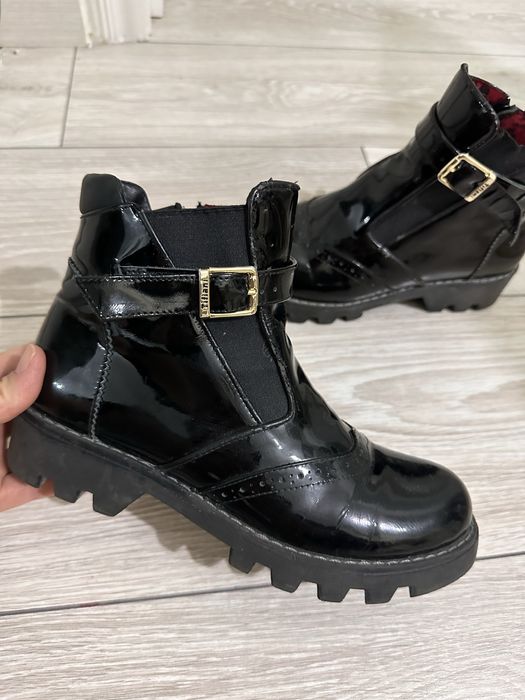 Демисезонная обувь на девочку