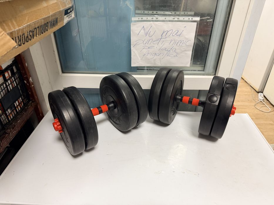 Gantere reglabile noi set 40 kg. 20 kg+20 kg=40 kg. Pret 300 lei