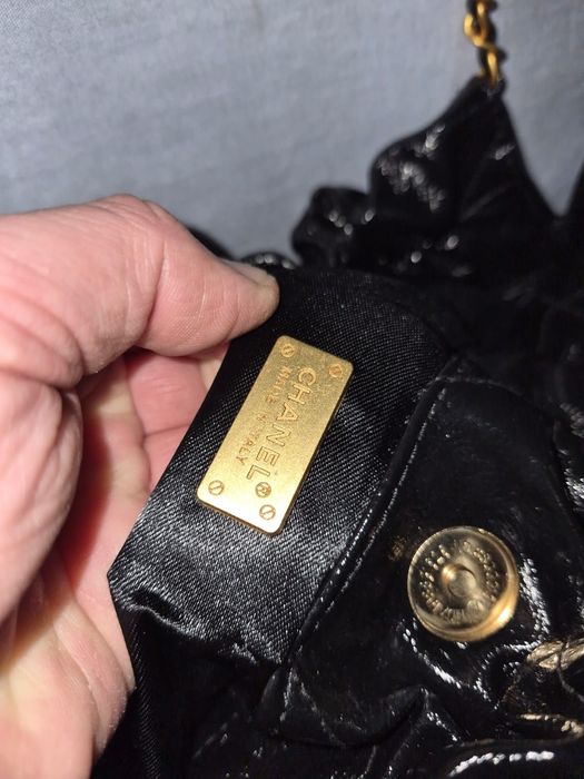 Chanel geanta din piele lacuita