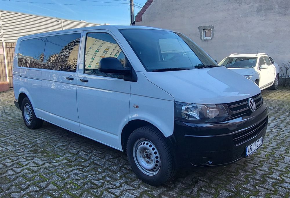 VW Transporter Caravelle T5.1  LUNG 9 Locuri