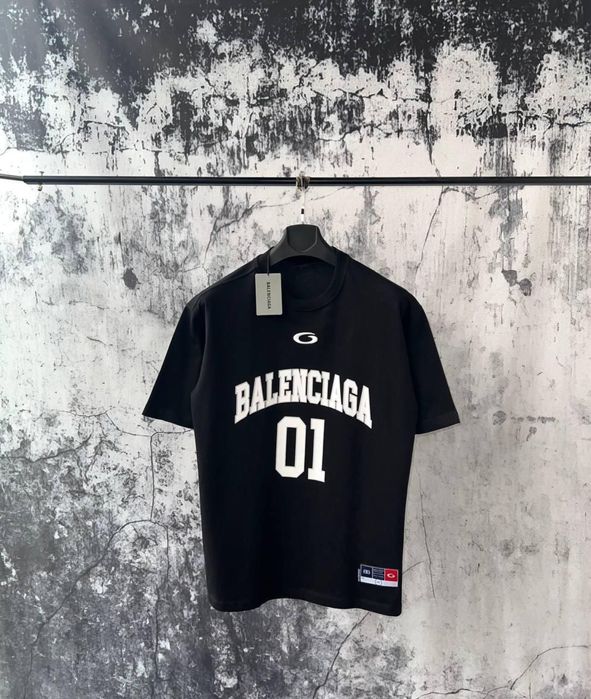 Trucouri givenchy balenciaga si compleuri