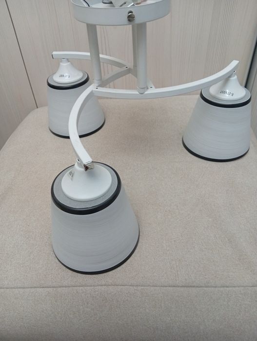 Продам люстру  хорошее состояние