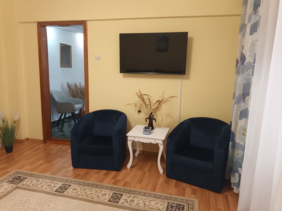 Proprietar,închiriez apartament 2 camere,etaj 1,ultracentral Deva