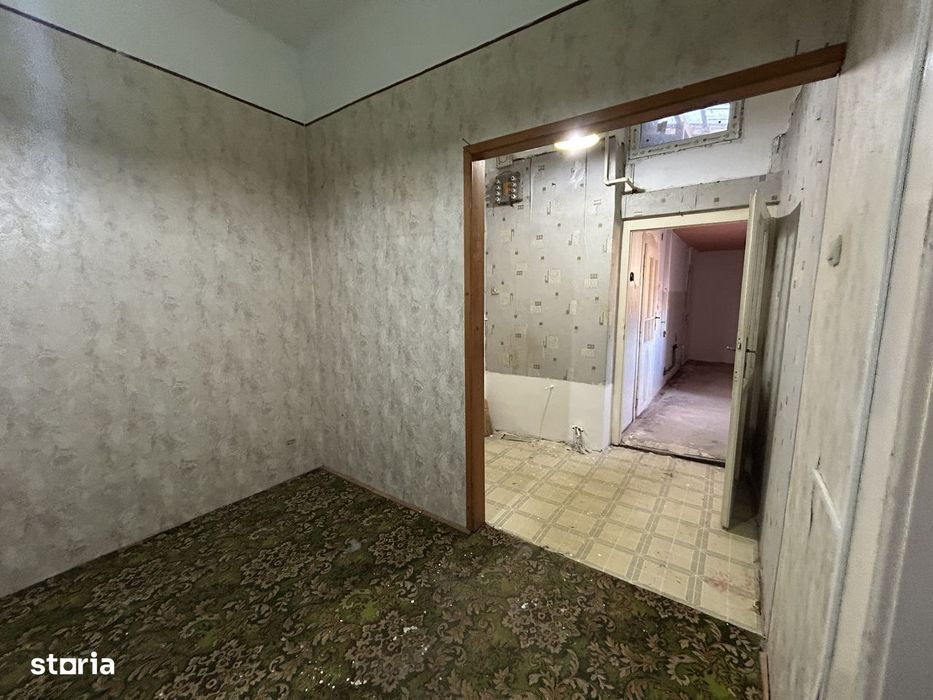 Vand apart.3 cam.st.181 mp., zona Ceaikovschi,et.2/2,acoperis nou