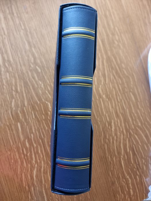 Album Lux cu etui ,pt bancnote, de dimensiuni mari A4