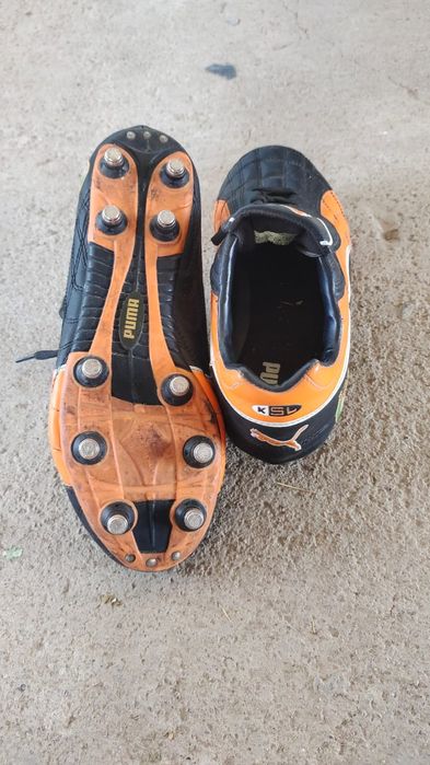 Продам футбольные Бутсы