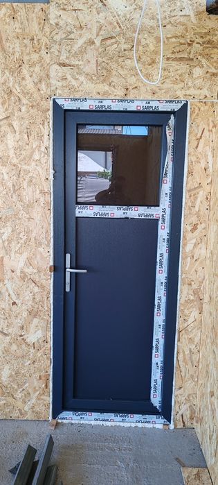 Termopane și Rulouri Exterioare