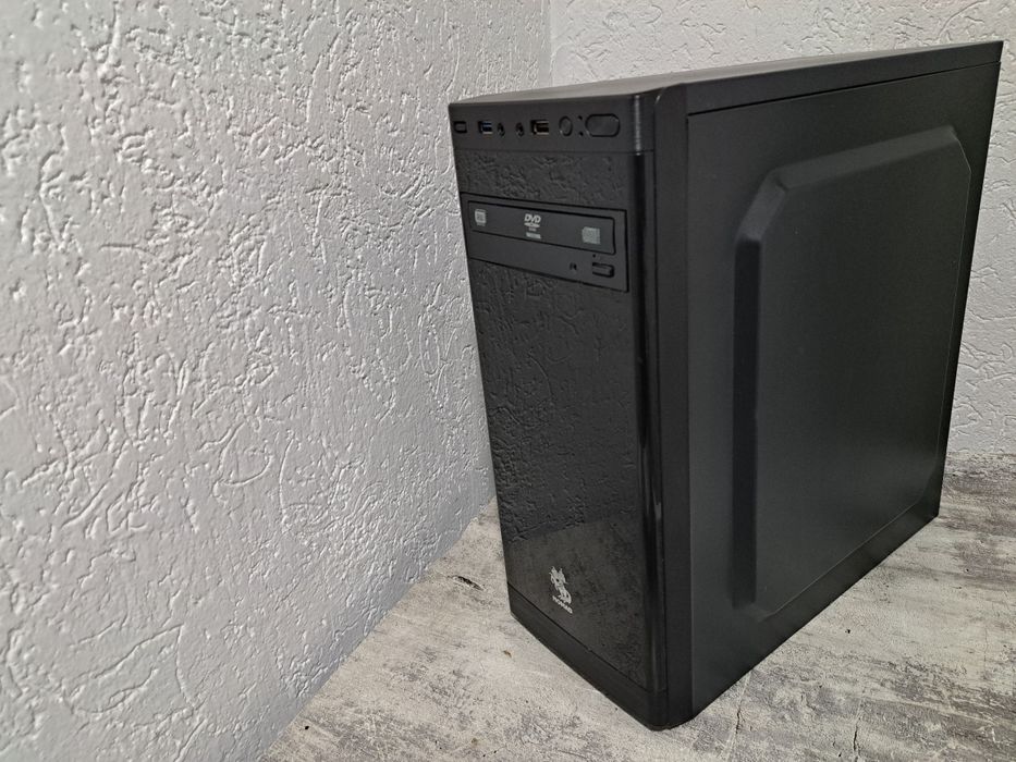 Продам мощный офисный системный блок NOMAD  (i3)