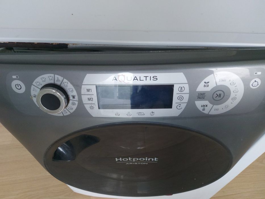 Пералня със сушилня Hotpoint Ariston Aqualtis
