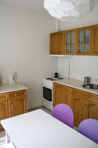 Дава се под наем Двустаен апартамент в София, Славия - 67 кв.м за 393.72 € - Снимка #2