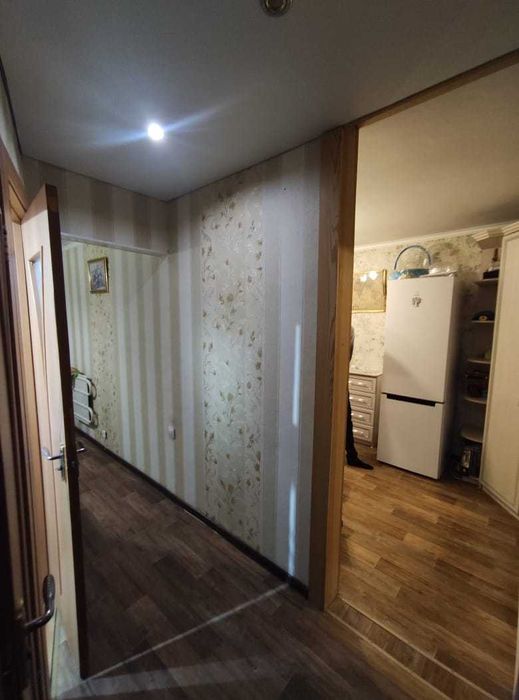 Продам 2-х комн. ул. Камзина, 21