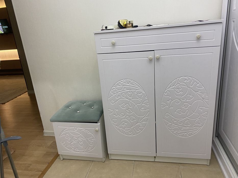 Комод для обуви с пуфиком