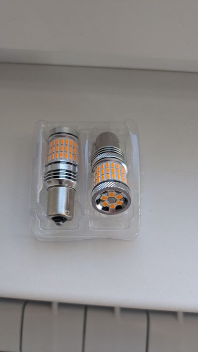 LED крушки за мигачи