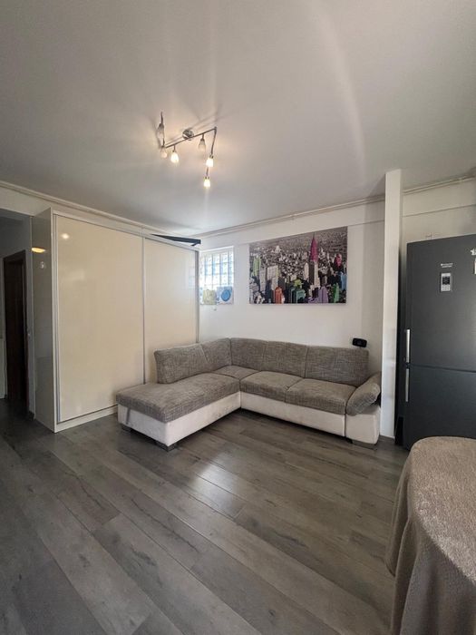 Obiecte sanitare baie / canapea uzata / usi - cartierul Damaroaia