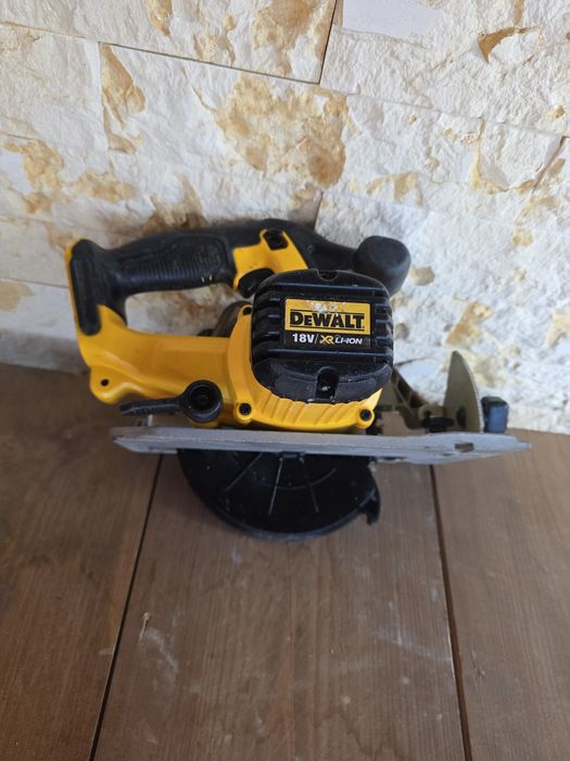 Circular Dewalt DCS391