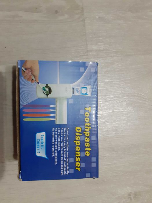 Диспенсер для зубной пасты