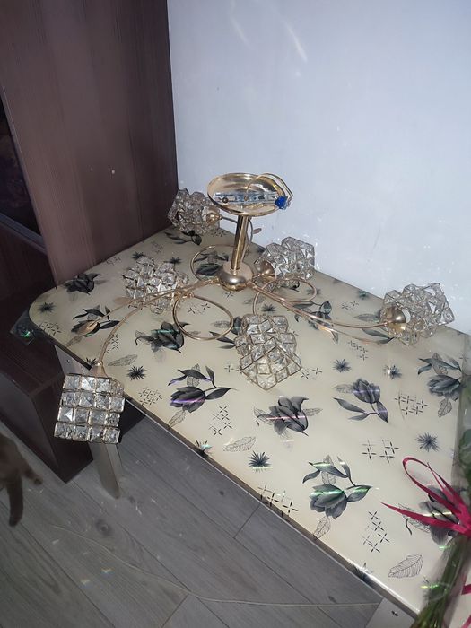 Продам люстру отличную