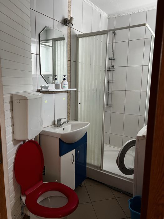 Inchiriez ap 2 camere zona ANAF - Catedrala