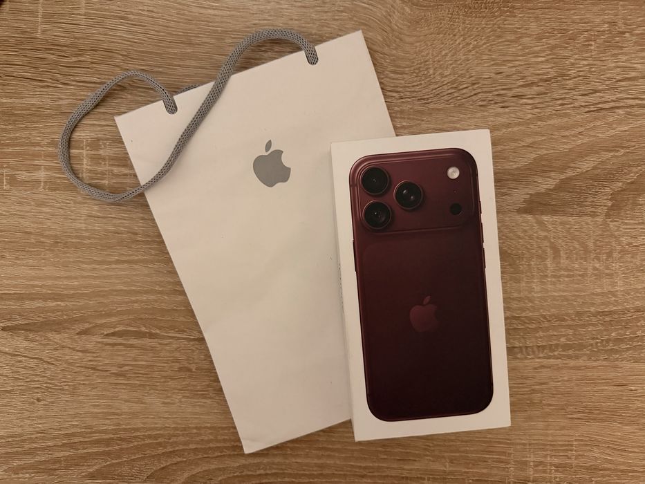 iPhone 18 Pro Burgundy - NEW never opened