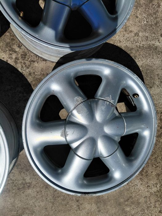 Оригинални алуминиеви джанти за Renault 15" 4×100