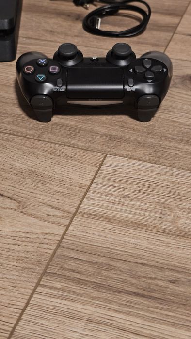 Playstation 4 slim PS4 1TB ca nou