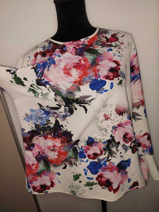Bluza SUPERBA imprimeu floral alba cu inprimeu colorat marime mare