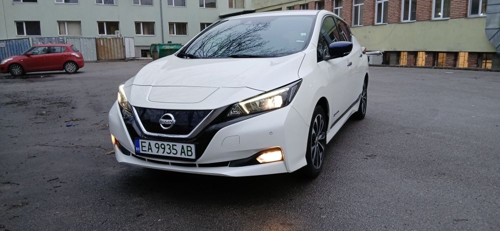 Nissan leaf 40kw 55000km 360°