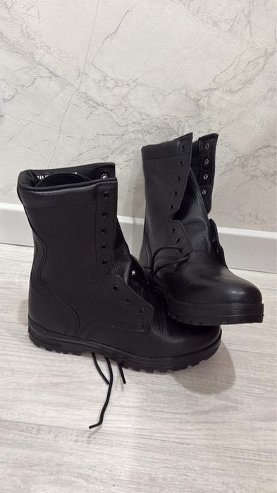 Продам Берцы 43 размера