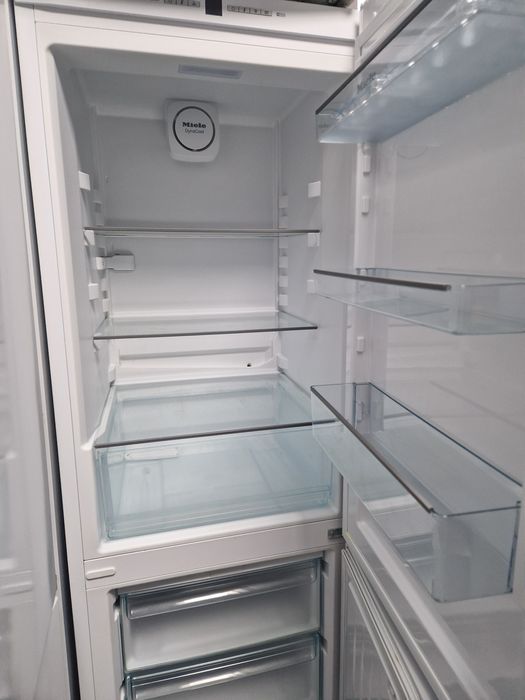 Хладилник с фризер Miele А++ No frost 380 литра
