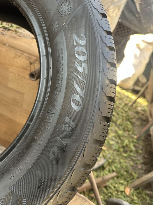 Продам комплект 4 шт резина стшипами