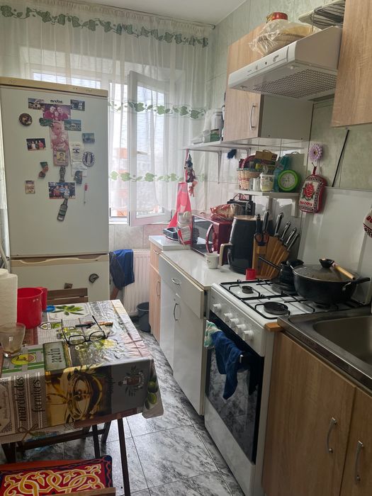 Vând apartament 2 camere  etaj 4/4  sau schimb in Urziceni