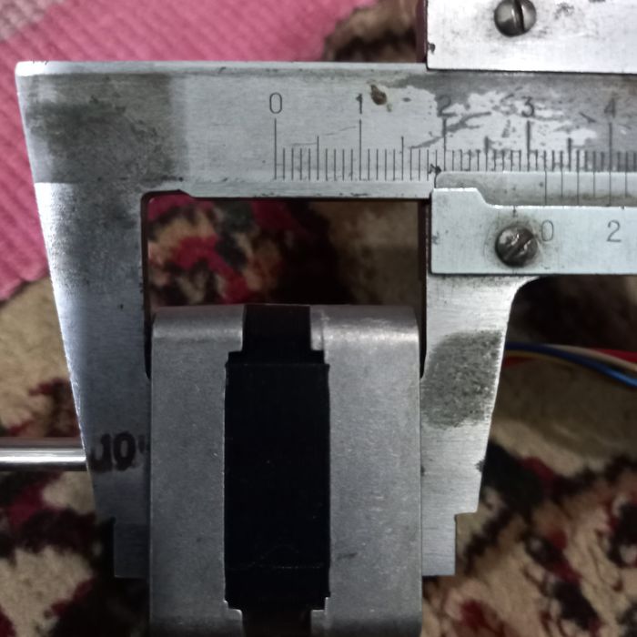 Шаговый двигатель размера Nema17