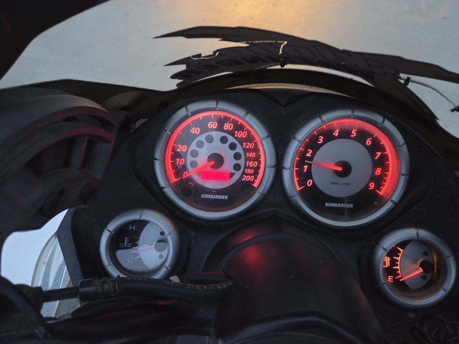 Snowmobil ski-doo  bombardier 800cmc