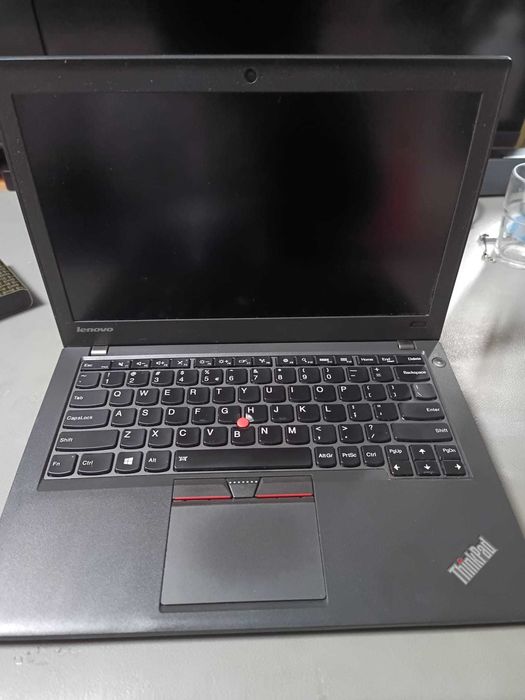 Laptop Lenovo X250 i5, ecran IPS, SIM 4G, tastatura iluminata