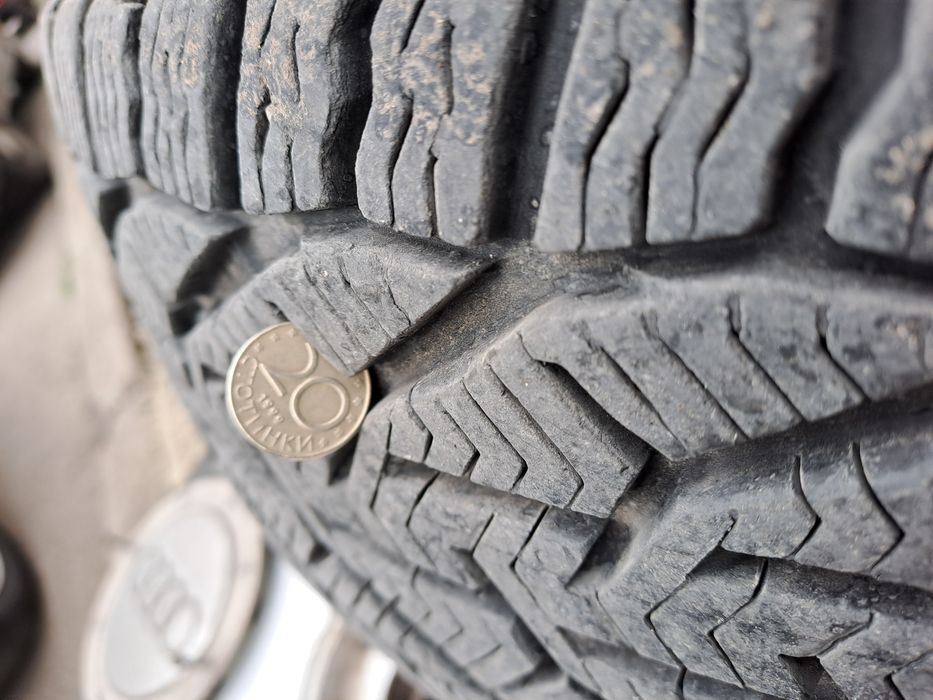 Оригинални джанти 15" с зимни гуми, ауди 5х112 ЕТ45. 4 бр.