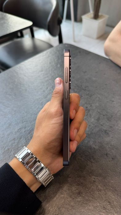 Продам samsung galaxy s24 в сером цвете 8/128