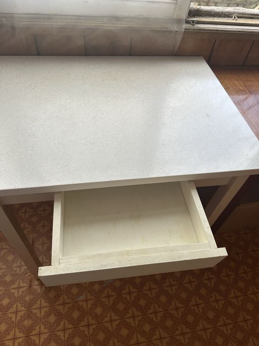 Продам СТОЛ кухонный  в отл сост