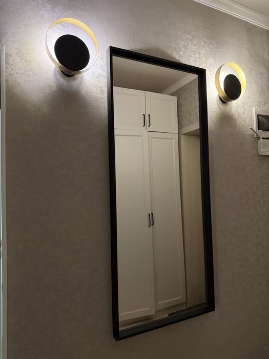 Продам зеркало и бра