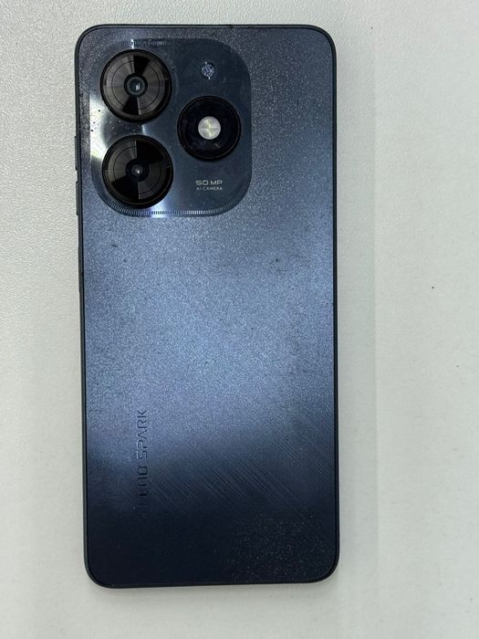 Продам tecno spark 20 c