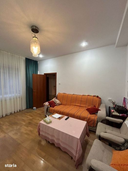 Apartament 3 camere Bd. Republicii , Sinaia cu curte si foisor