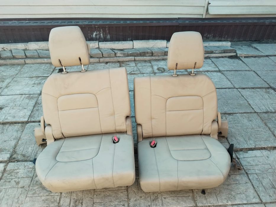 Продам сиденья от Тайота